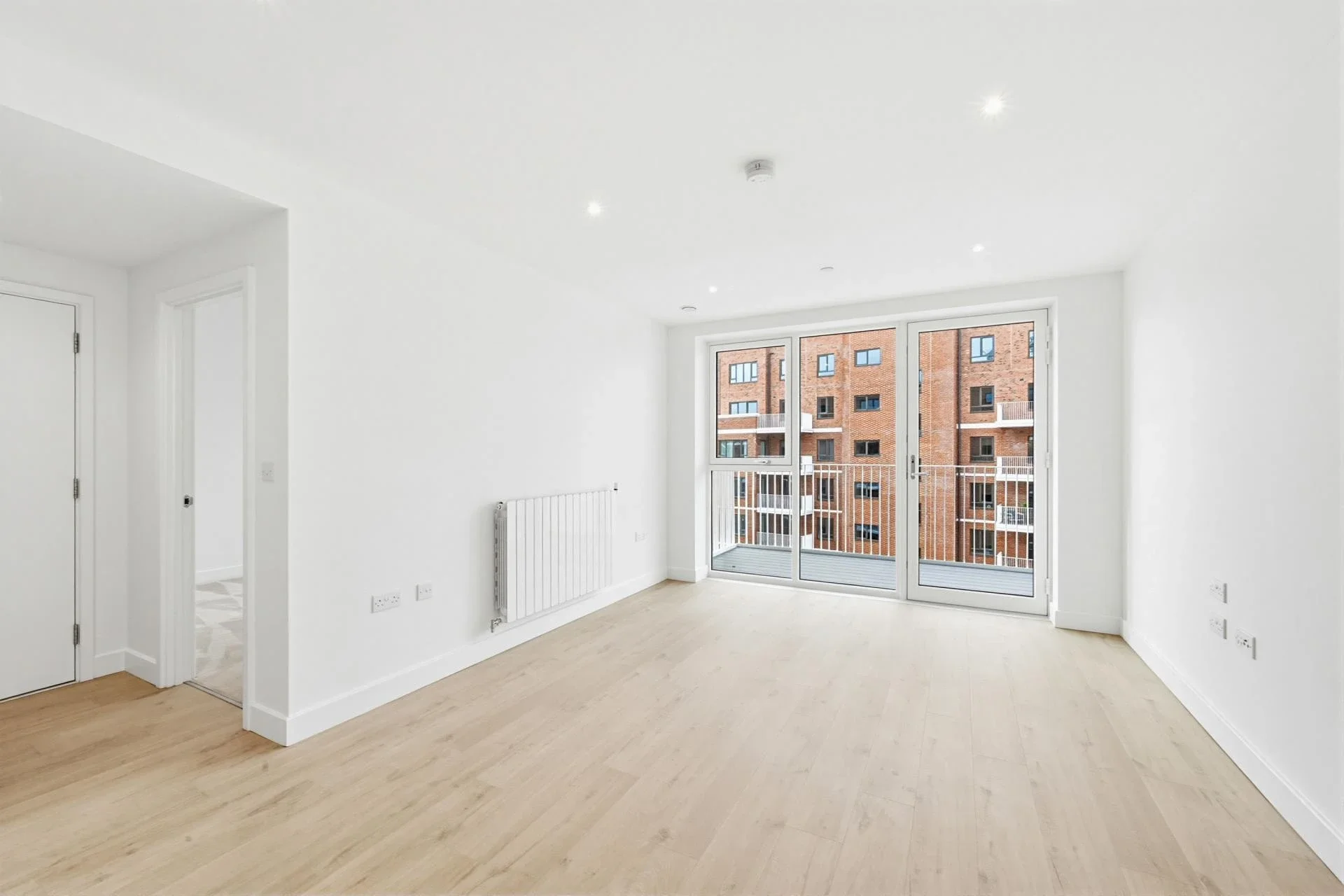 Flat Hadden Road in Greater London