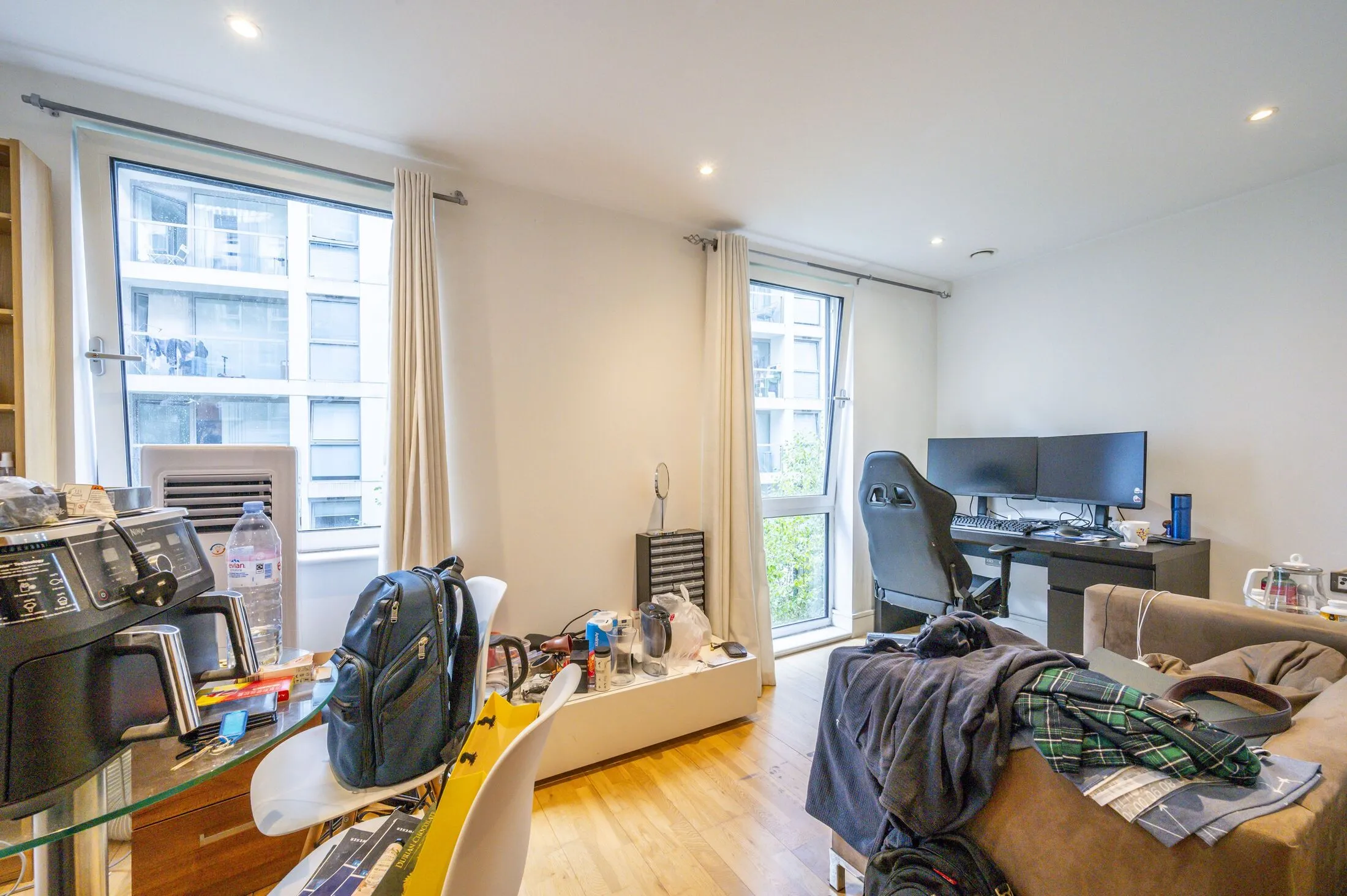 Flat Lanterns Way in Greater London
