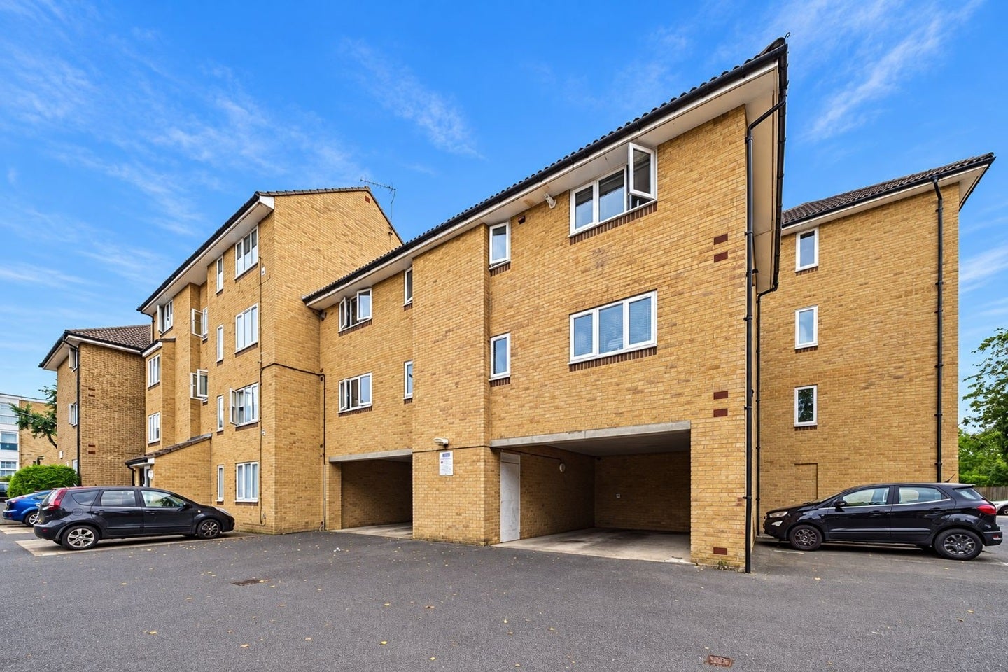 Flat Westmoreland Drive in Greater London