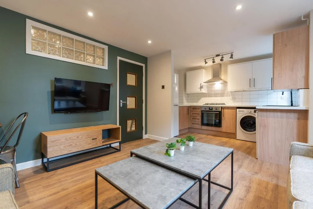Flat Jesmond Road in Newcastle upon Tyne