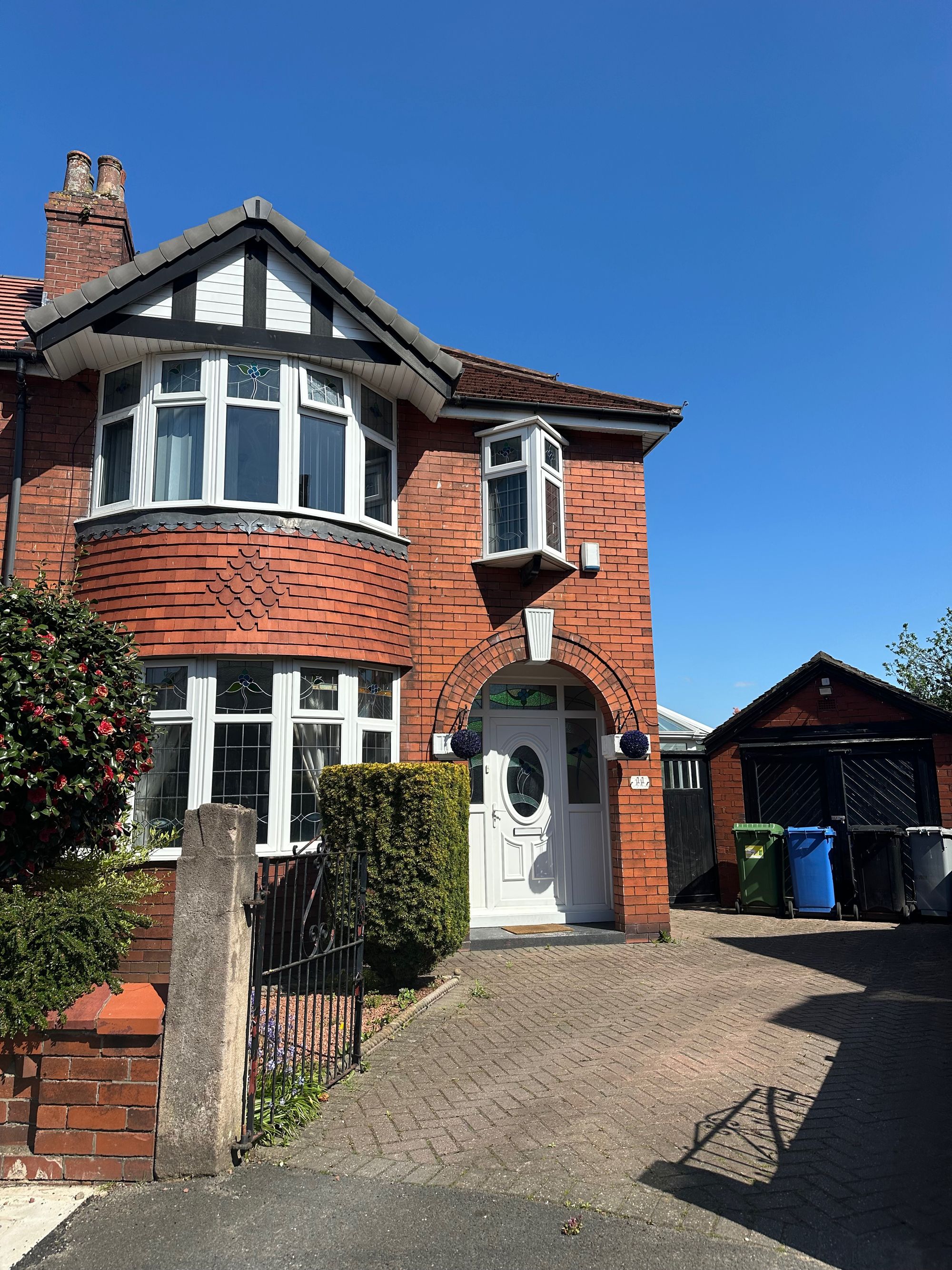 House Mayfield Avenue in Trafford