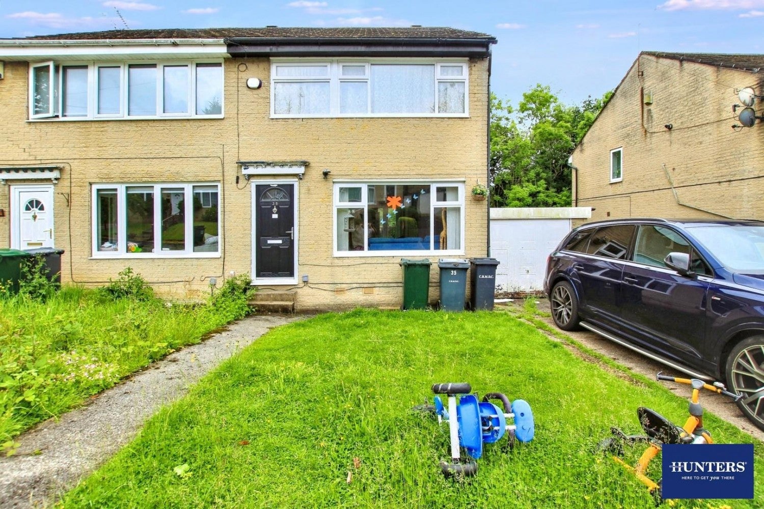 House Leaventhorpe Avenue in Bradford