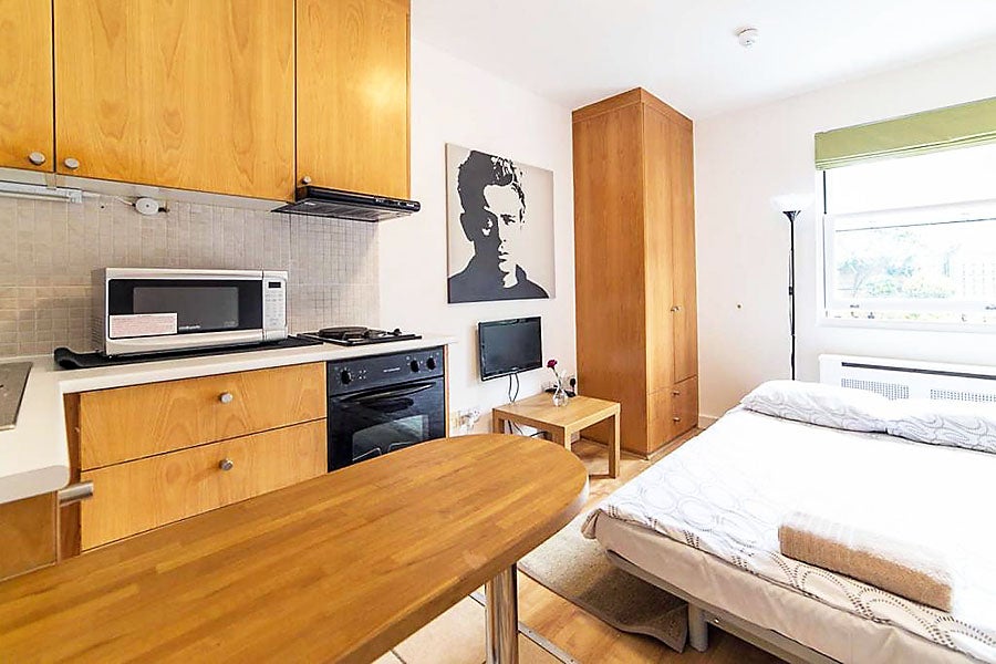 Flat West Cromwell Road in Greater London