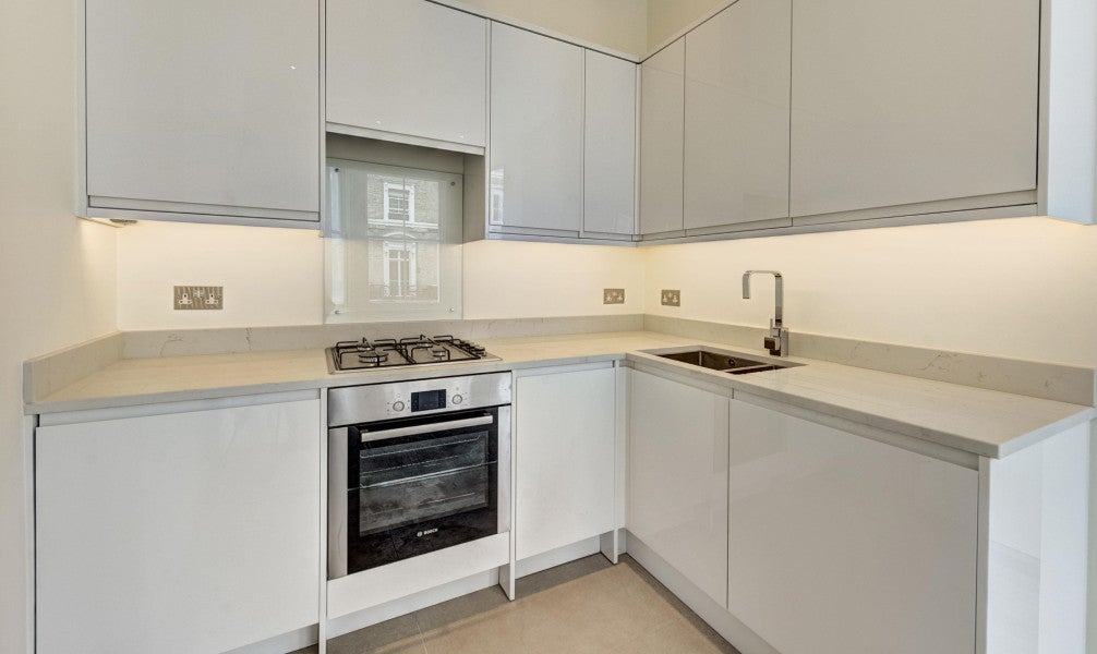 Flat Finborough Road in Greater London