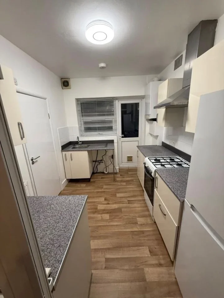 Room Adelaide Gardens in Greater London