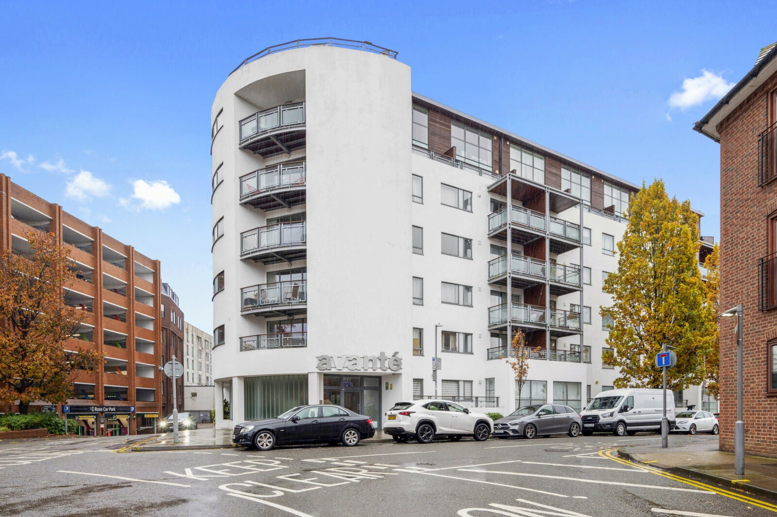 Flat Kent Road in Greater London