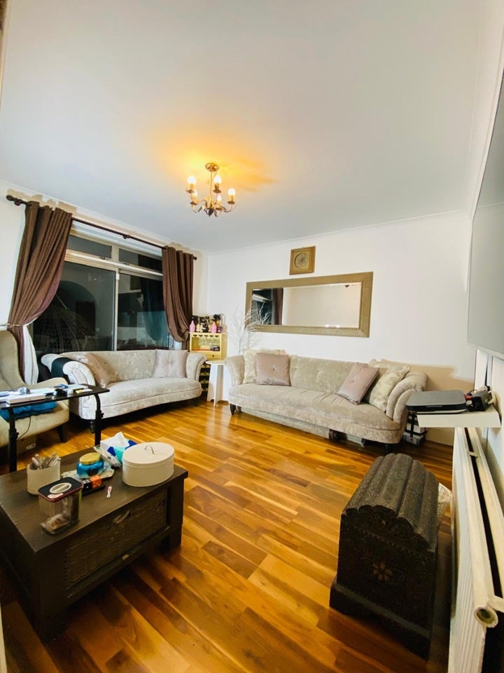 House Barnet Way in Greater London
