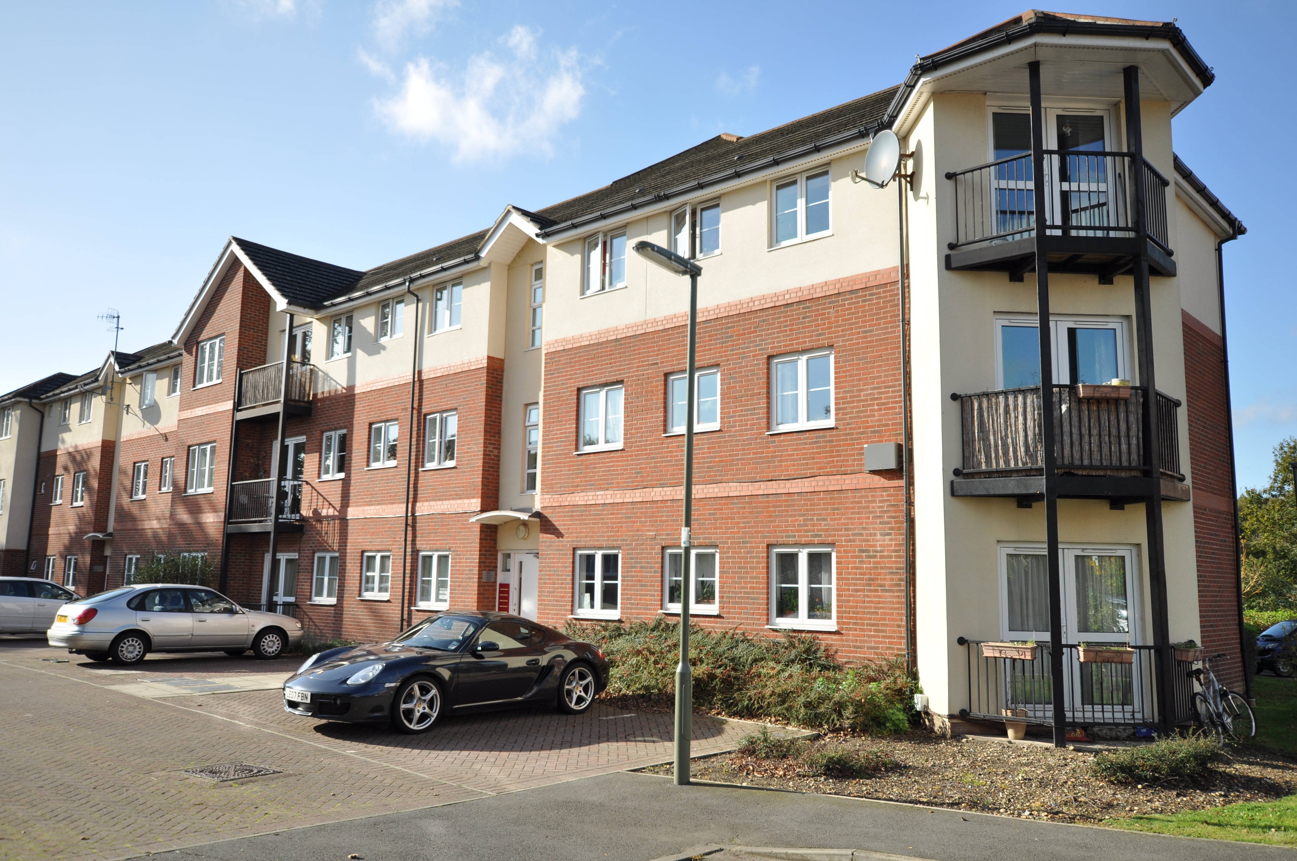 Flat Cabell Road in Guildford