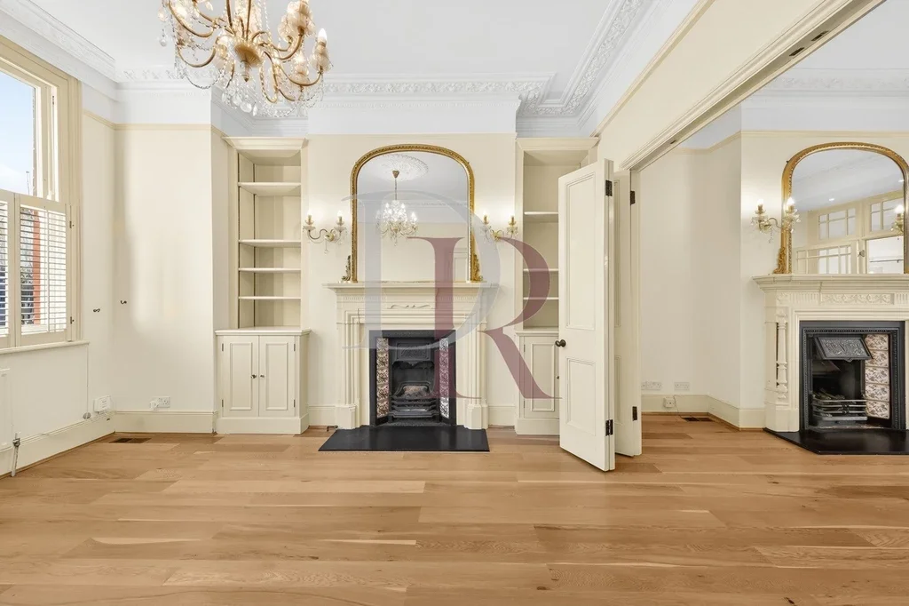 House Rodenhurst Road in Greater London