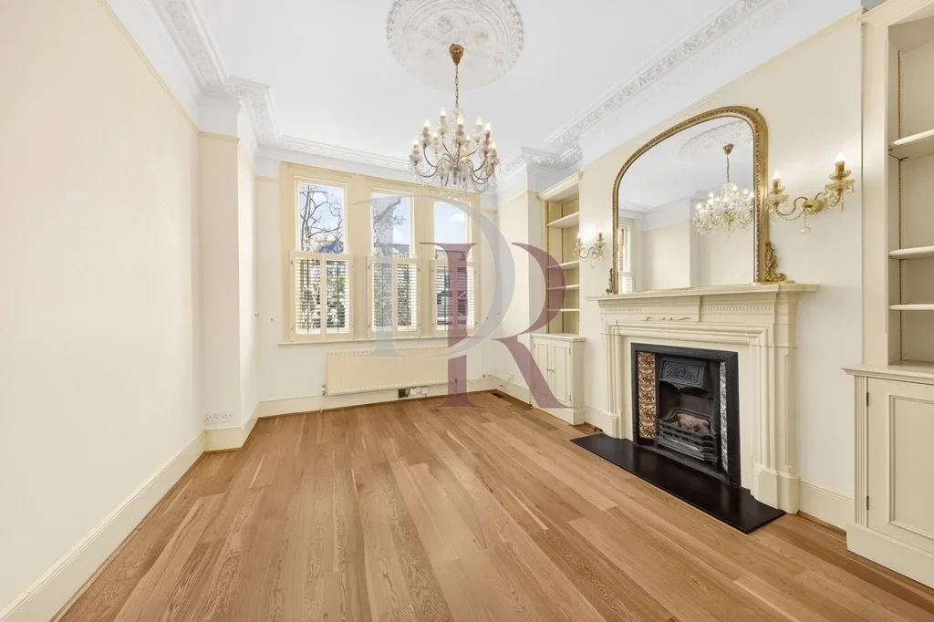House Rodenhurst Road in Greater London