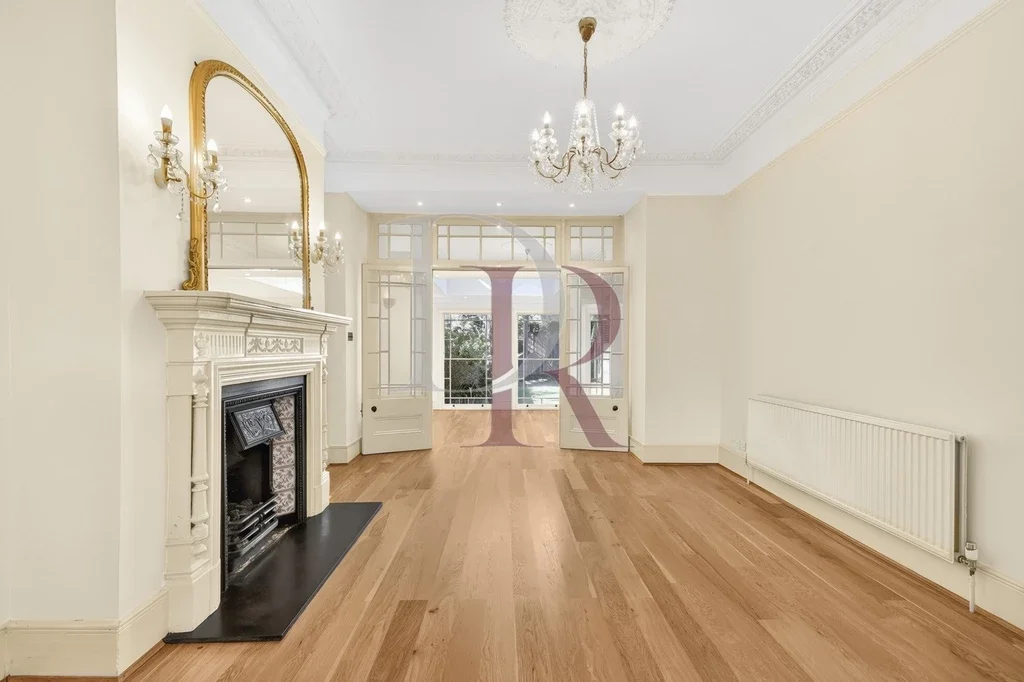 House Rodenhurst Road in Greater London
