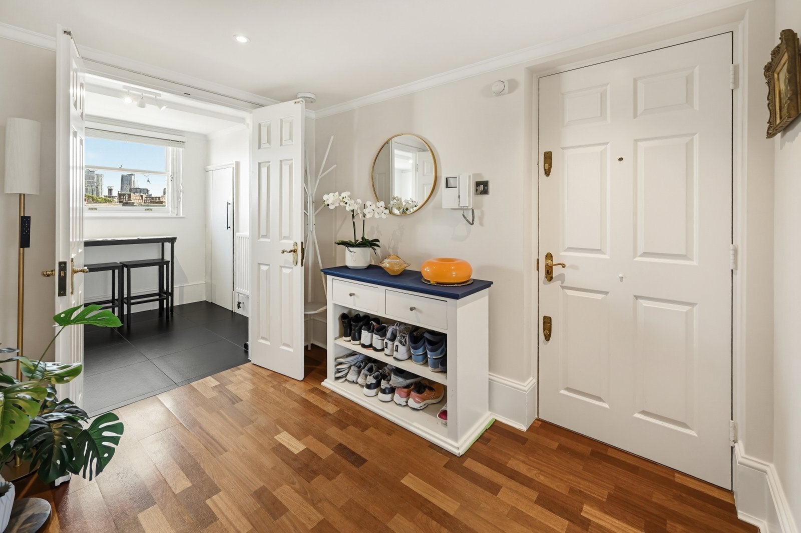 Flat Gloucester Street in City of Westminster