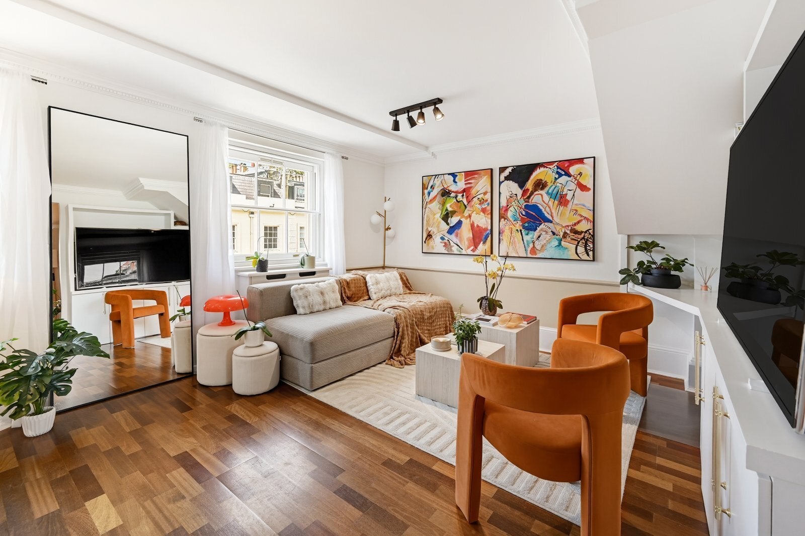 Flat Gloucester Street in City of Westminster