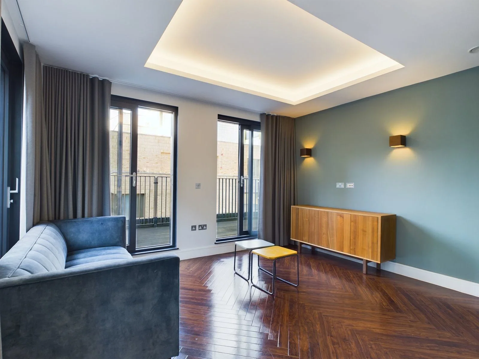 Flat Blackfriars Road in Greater London