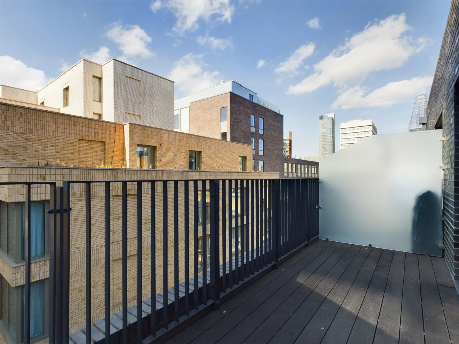 Flat Blackfriars Road in Greater London