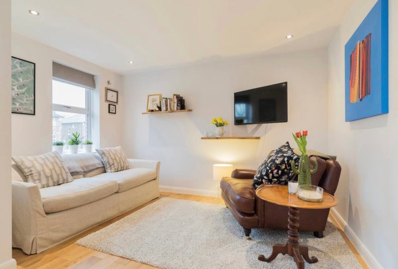 Flat Waldram Park Road in Greater London