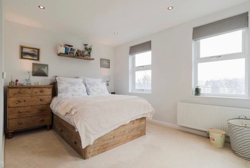 Flat Waldram Park Road in Greater London