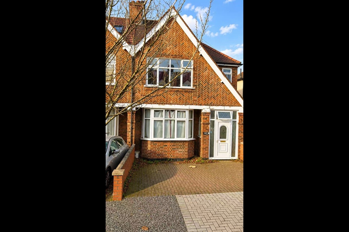 Flat Cairnfield Avenue in Greater London