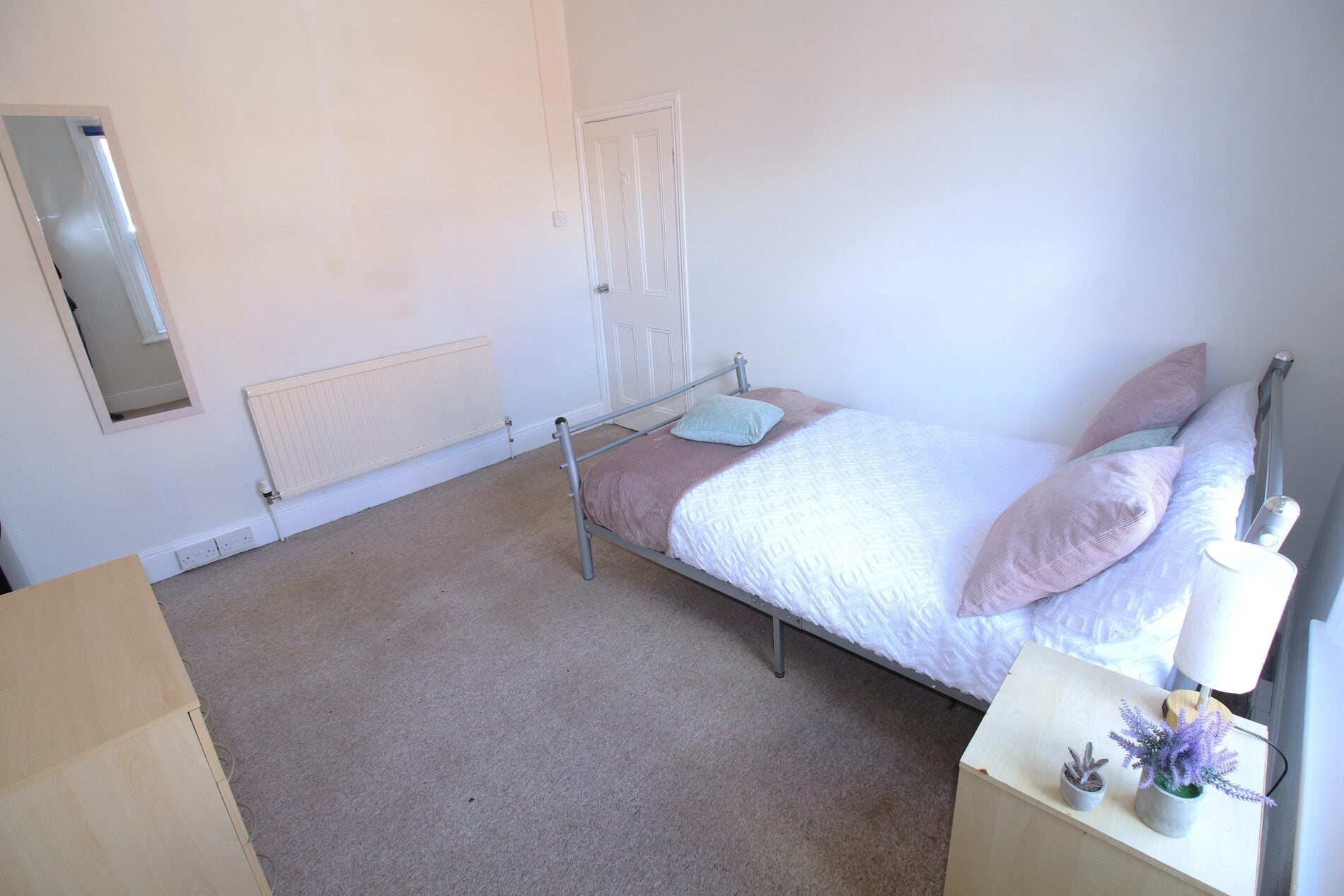 Room Richmond Road in Lincoln