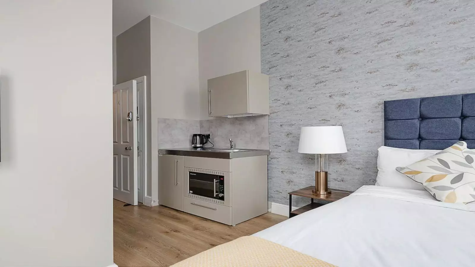 Flat Willesden Lane in Greater London