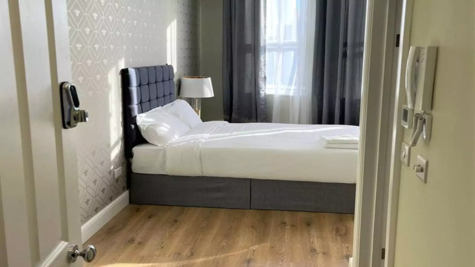 Flat Willesden Lane in Greater London