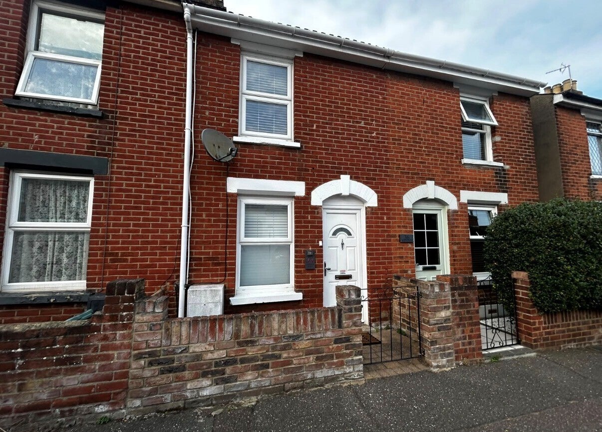 Flat Kendall Road in Colchester