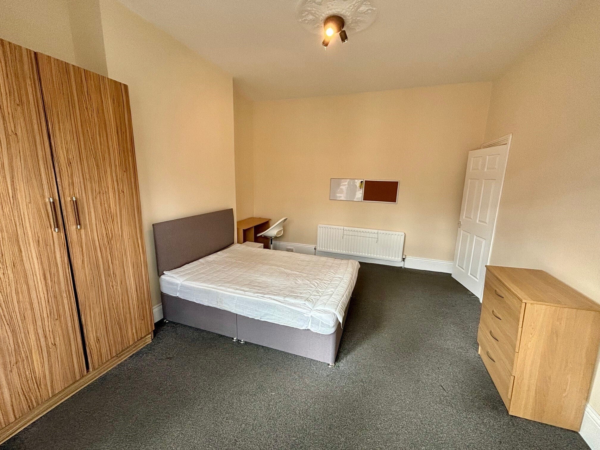 Flat Fairfield Road in Newcastle upon Tyne