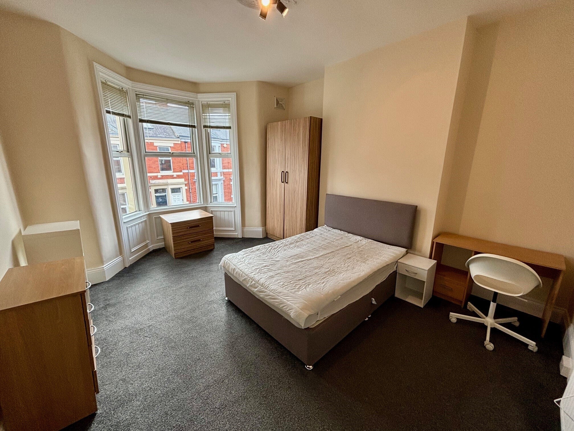 Flat Fairfield Road in Newcastle upon Tyne