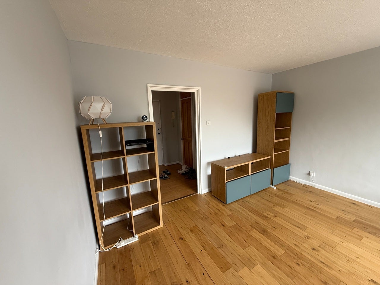 Flat Heathfield Road in Greater London