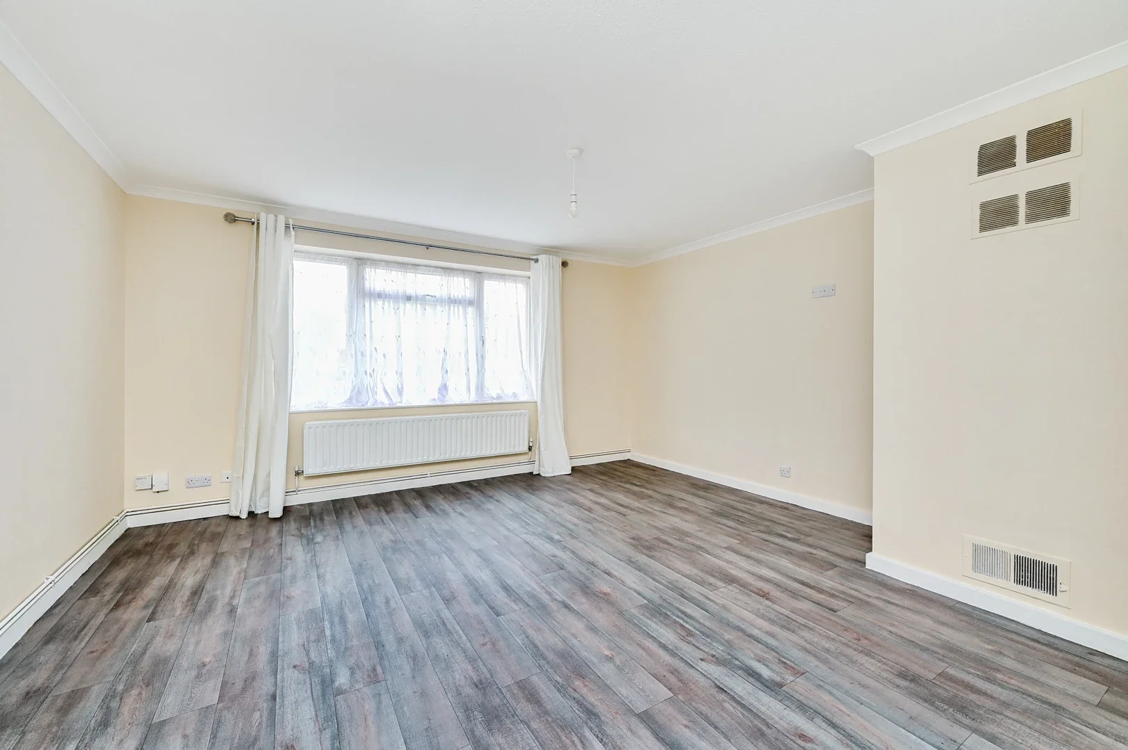 Flat Montgomery Road in Rushmoor