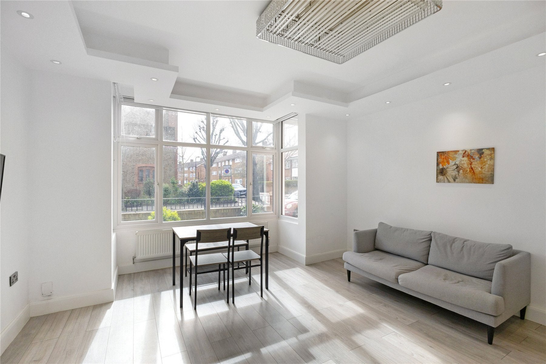 Flat Southfield Road in Greater London