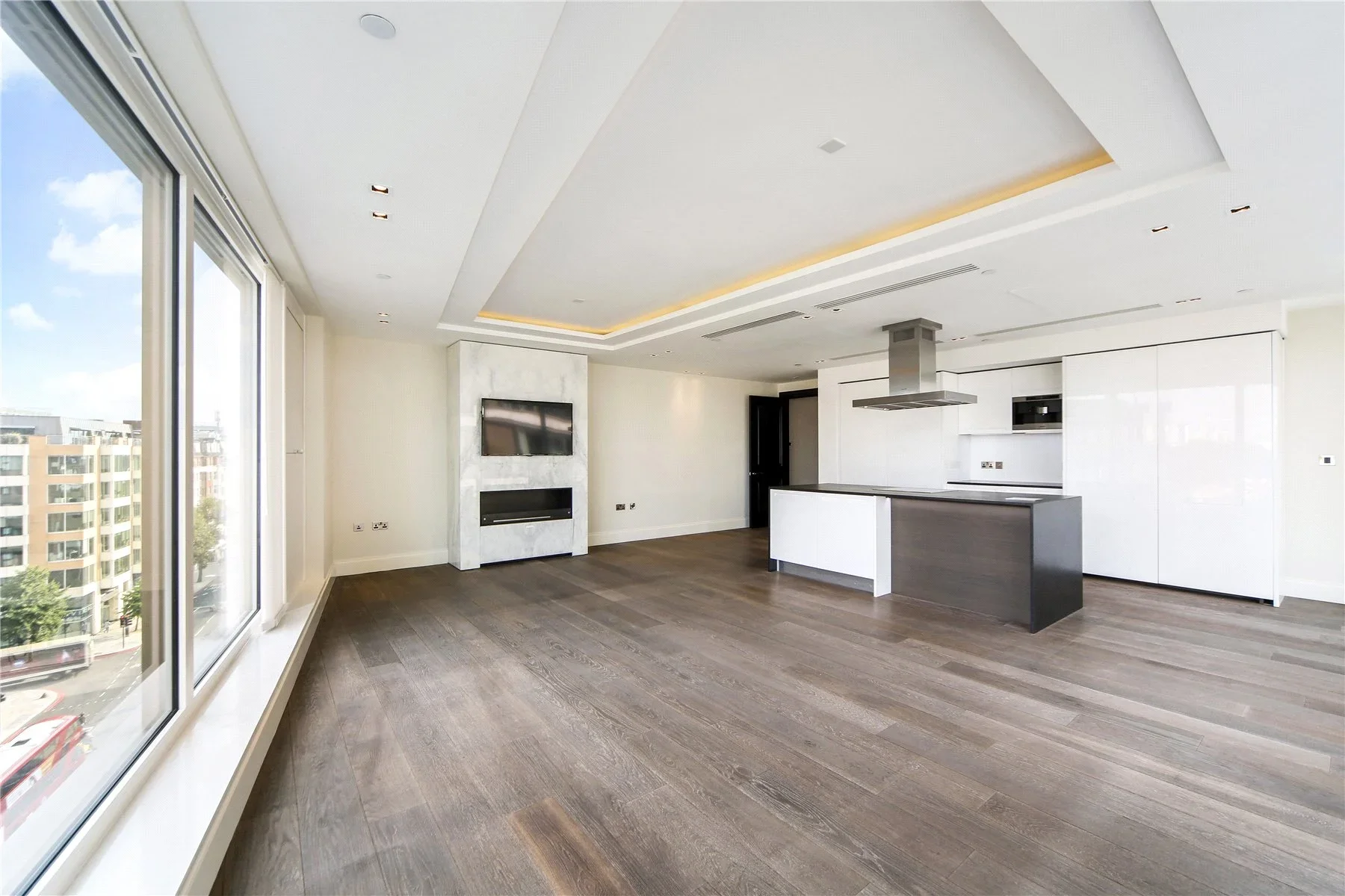 Flat Russell Road in Greater London