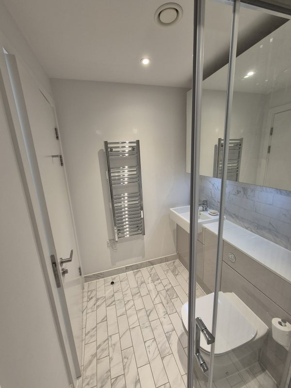 Room Deacon Street in Greater London