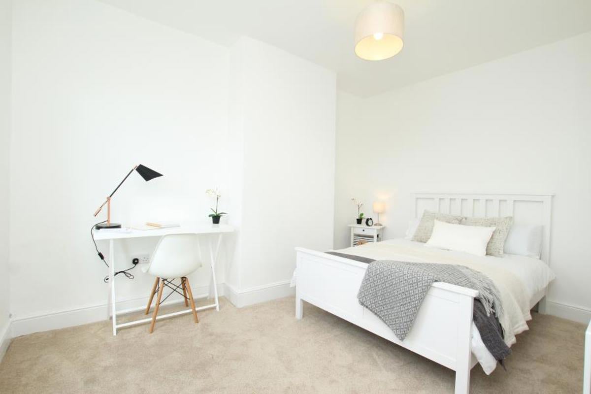Flat Charlton Road in Bristol