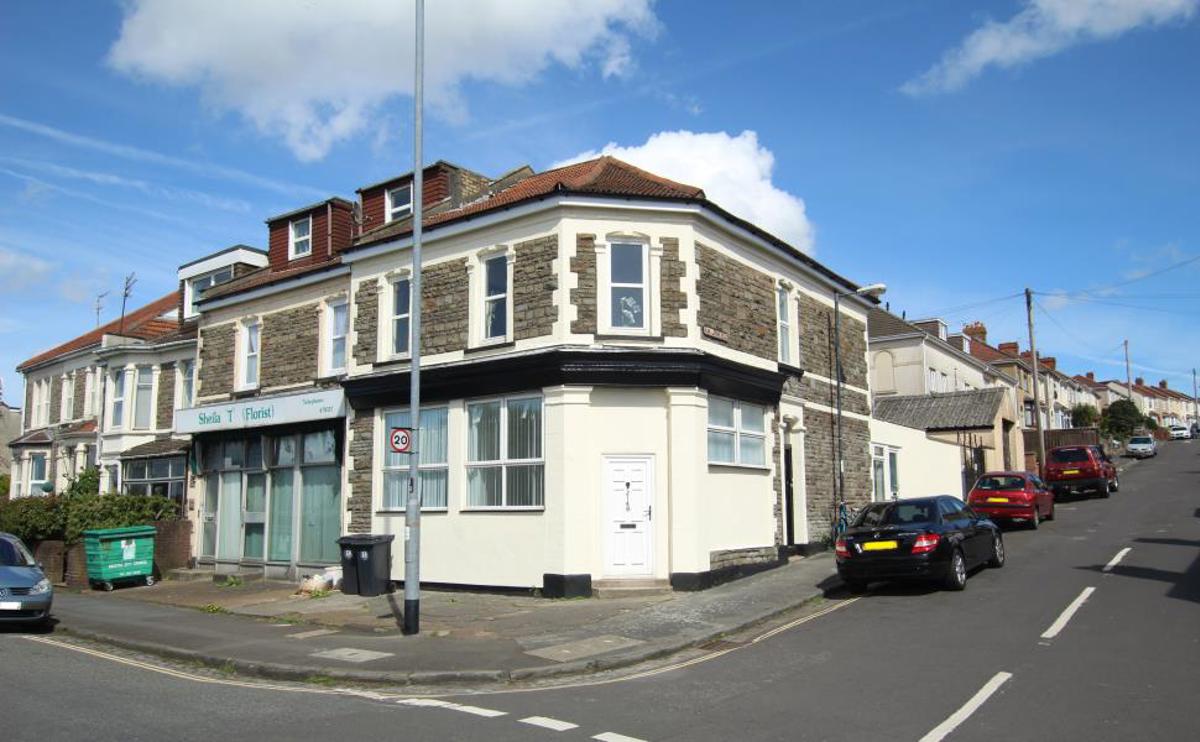 Flat Charlton Road in Bristol