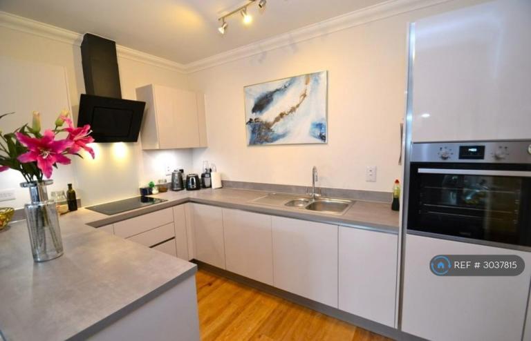 Flat Watling Street in Hertsmere