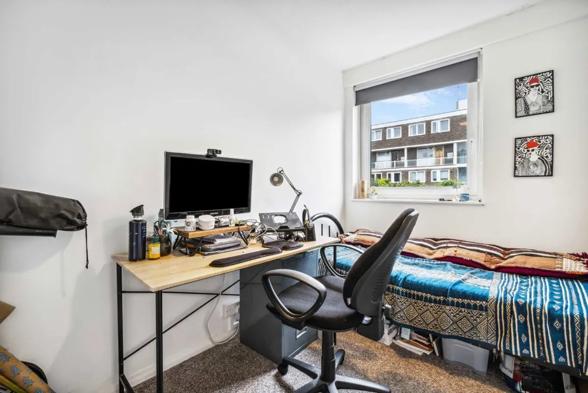 House Barringer Square in Greater London