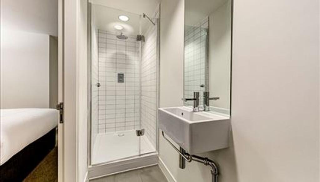 Flat Fulham Road in Greater London
