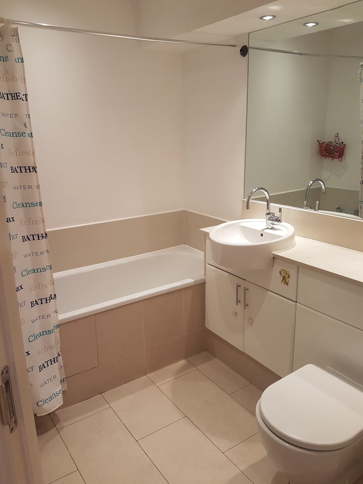 Flat Seven Kings Way in Greater London