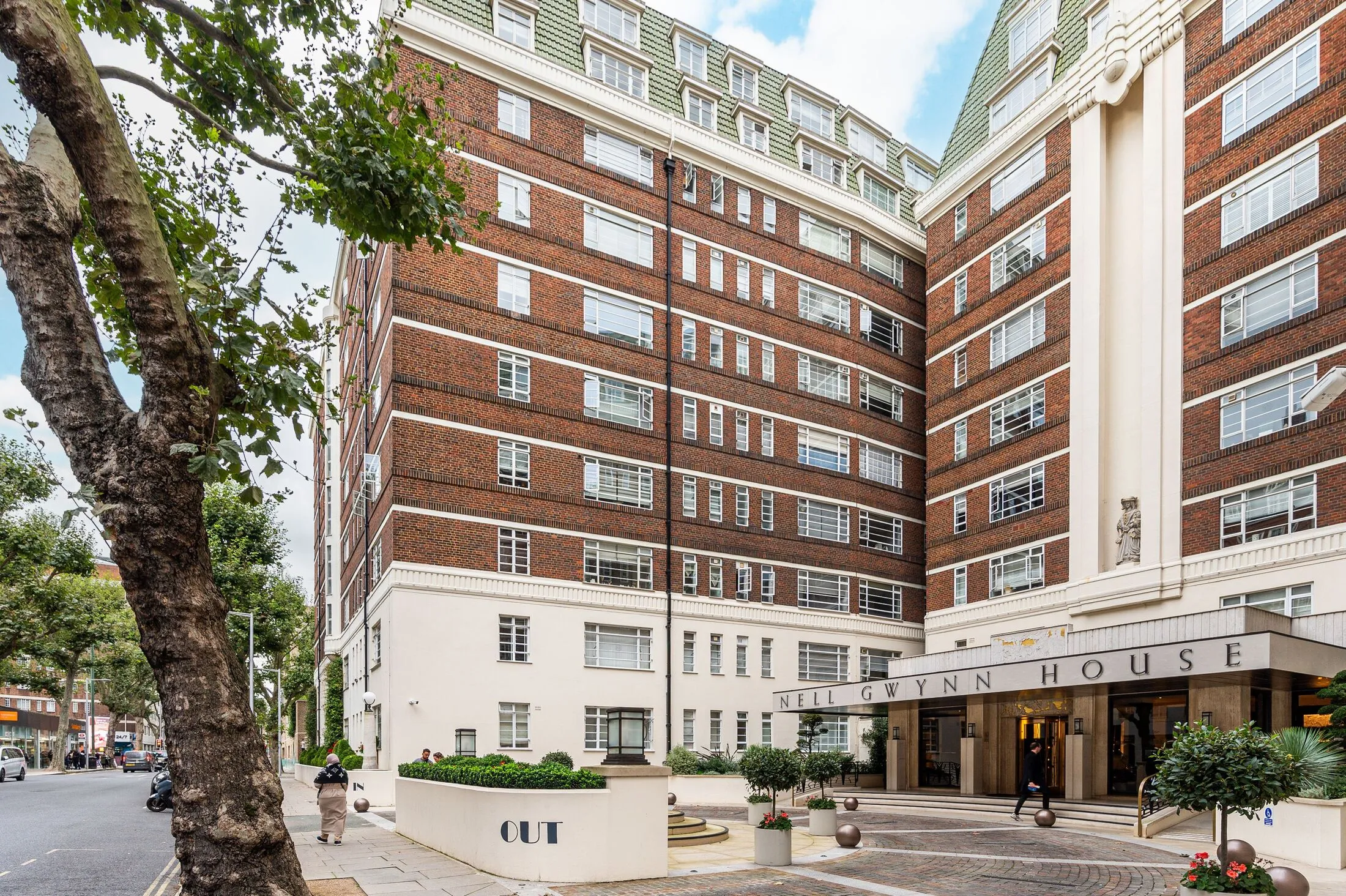 Flat Sloane Avenue in Greater London