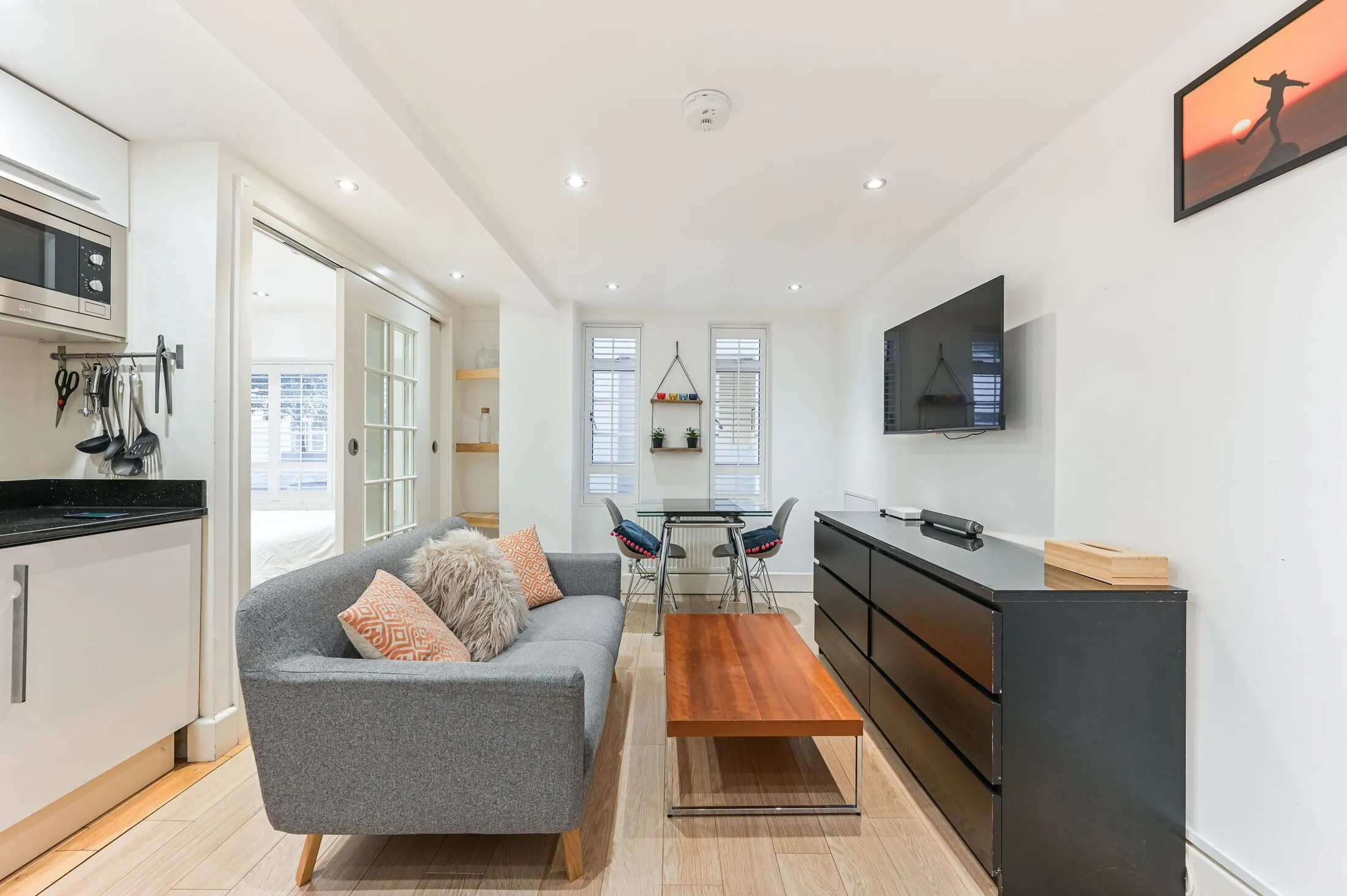 Flat Sloane Avenue in Greater London