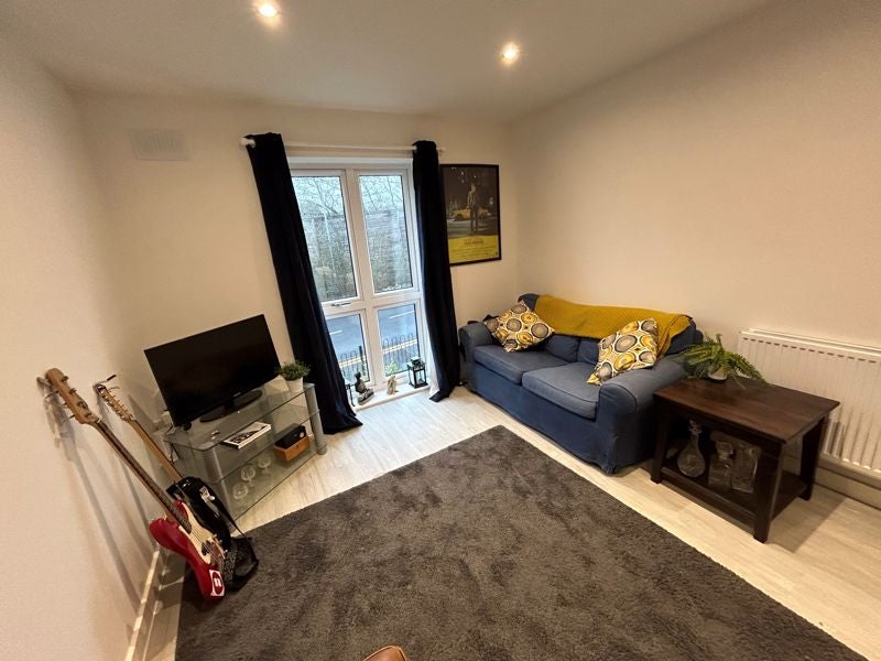 Flat Ascot Way in Birmingham