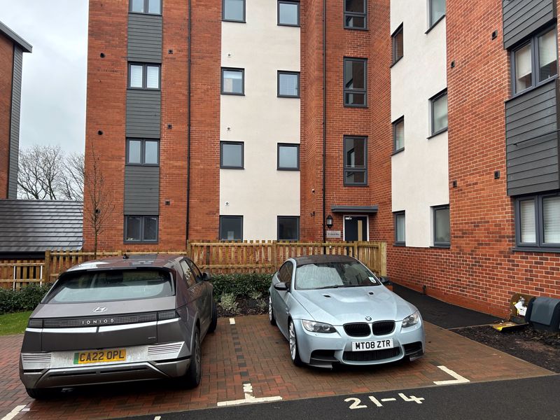Flat Ascot Way in Birmingham