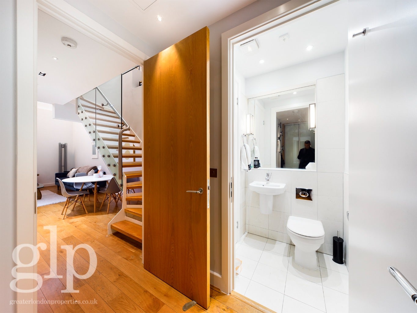 Flat Barter Street in Greater London