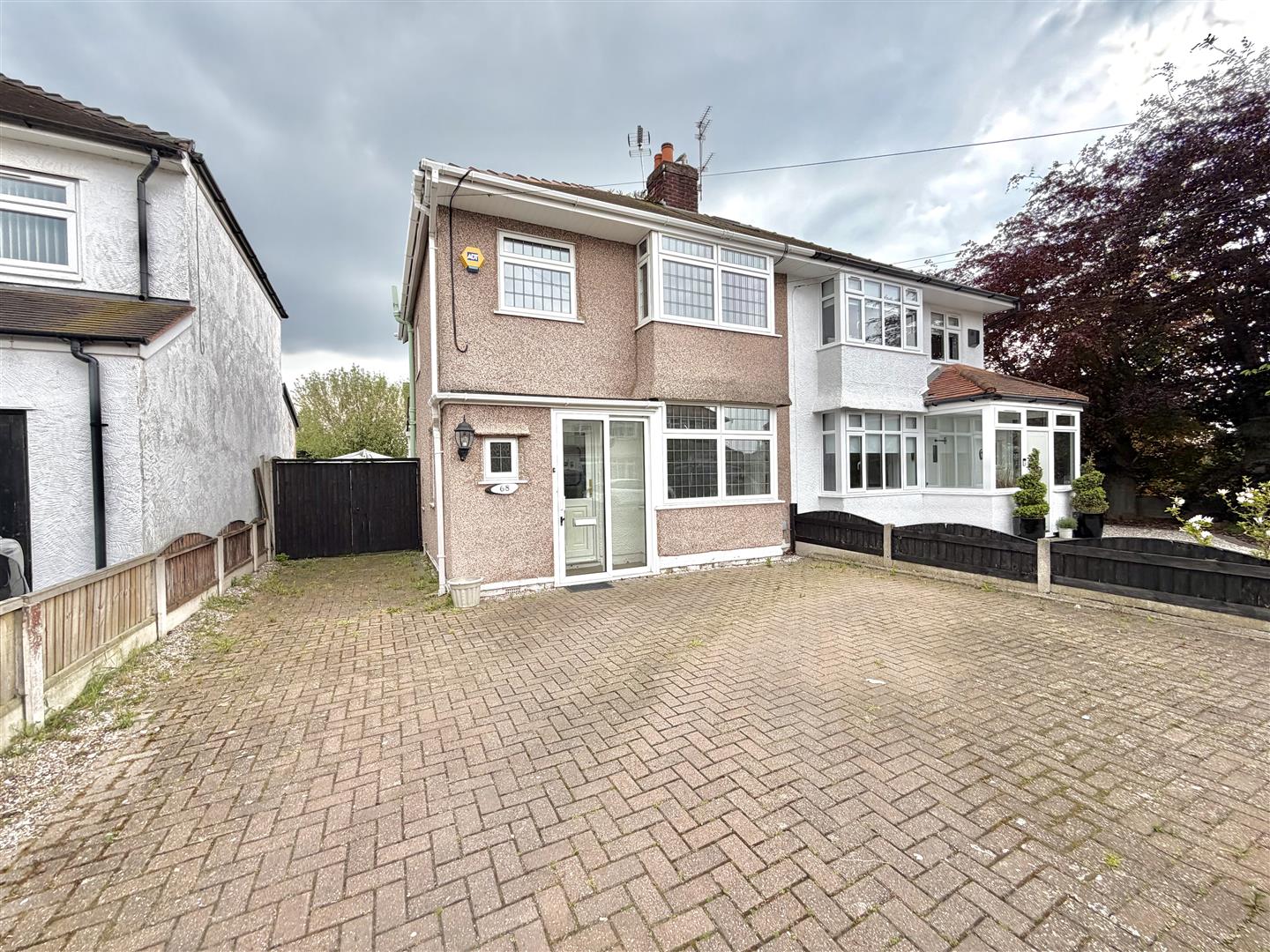 House School Hill in Heswall