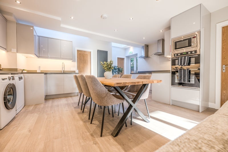 Room Plattbrook Close in Manchester