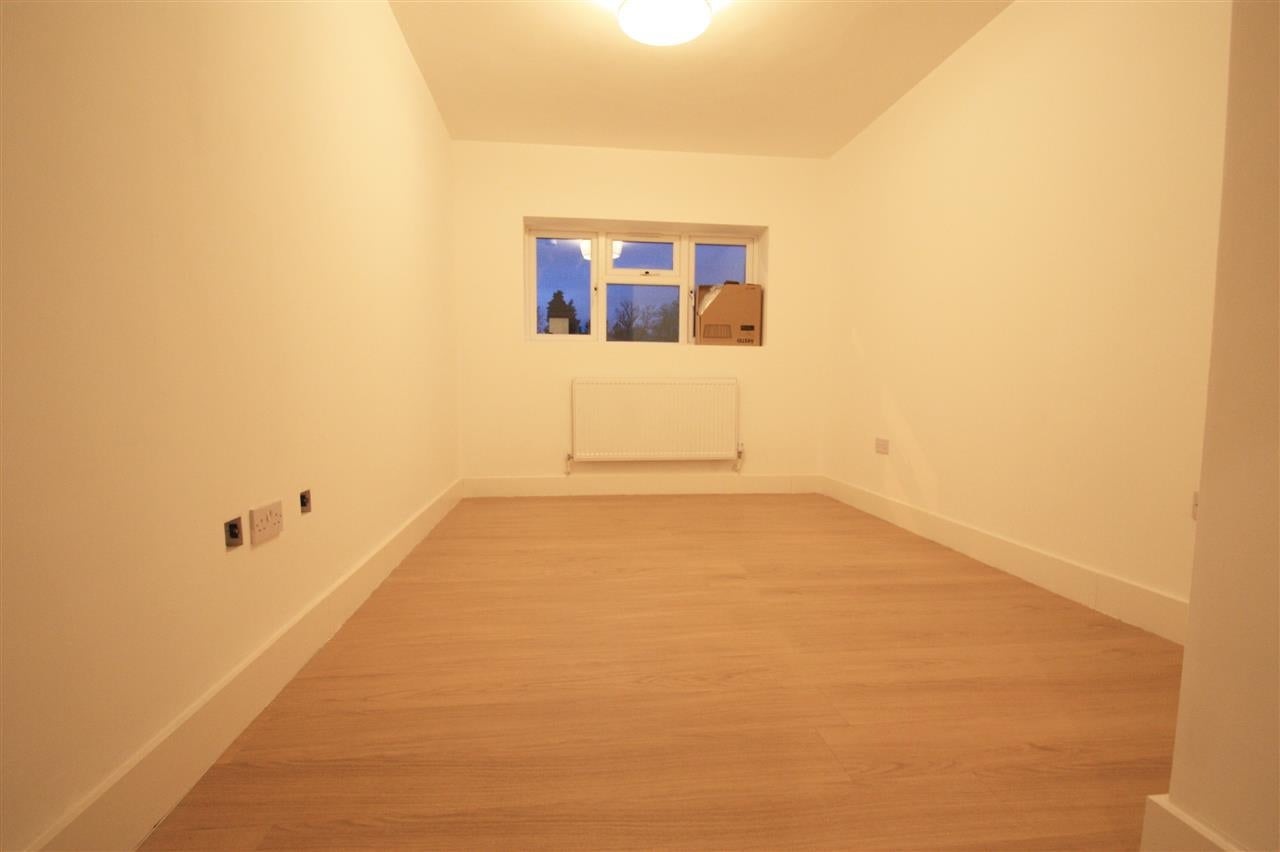 Flat Uxbridge Road in Greater London