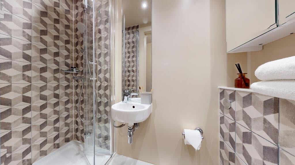 Room Crossharbour Plaza in Greater London