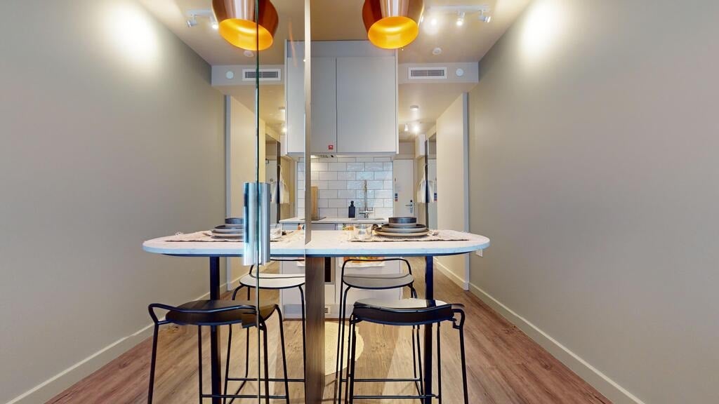 Room Crossharbour Plaza in Greater London