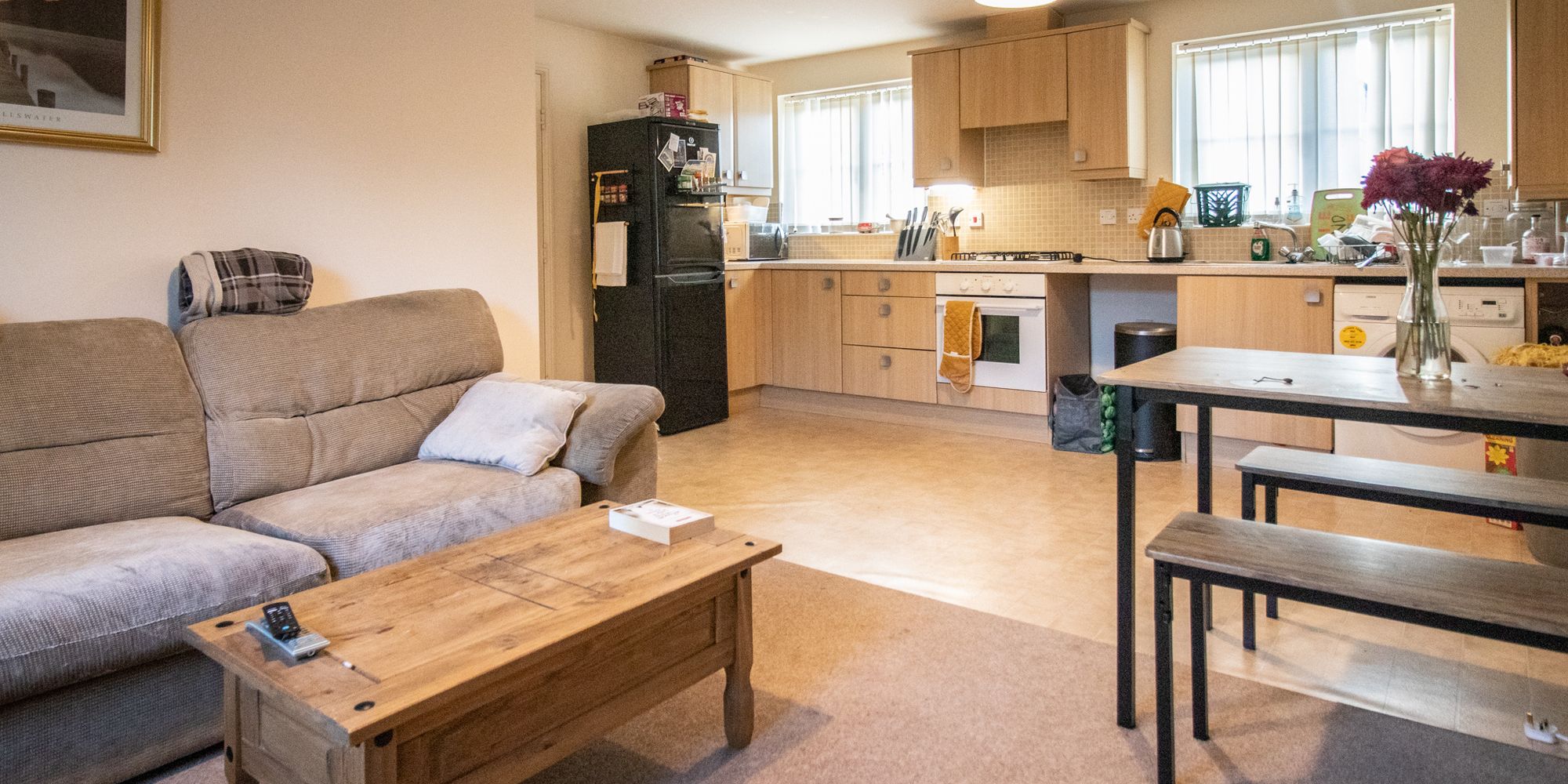 Flat Arudhur Hen in Cardiff
